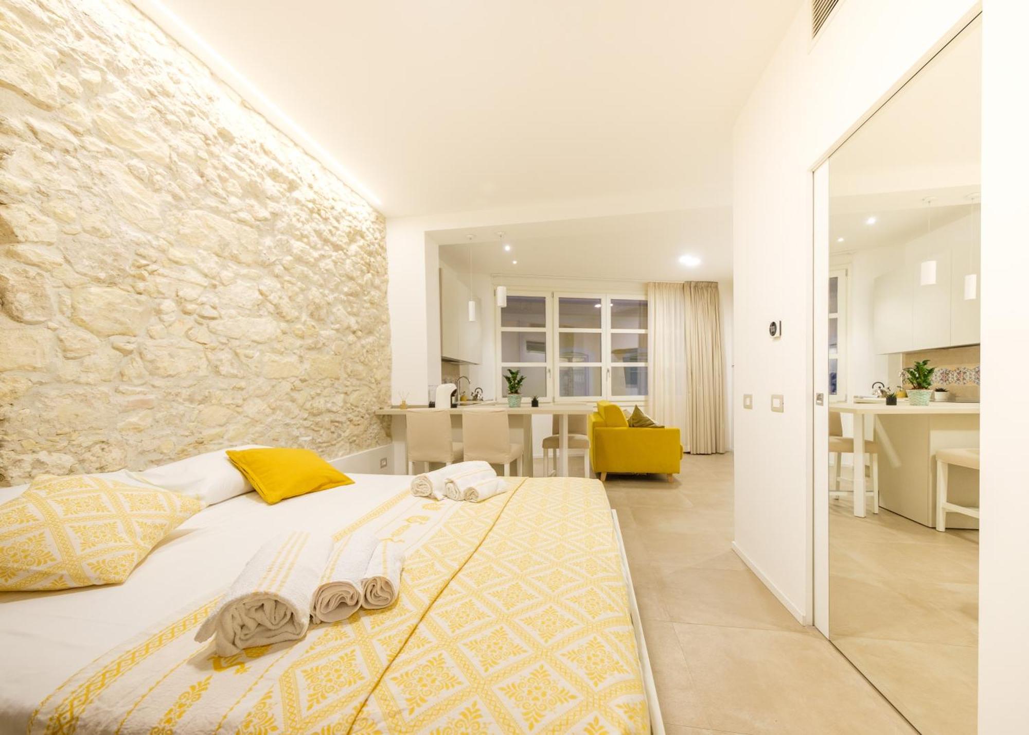 Suite Il Sole In Pieno Centro Storico In Κάλιαρι Εξωτερικό φωτογραφία