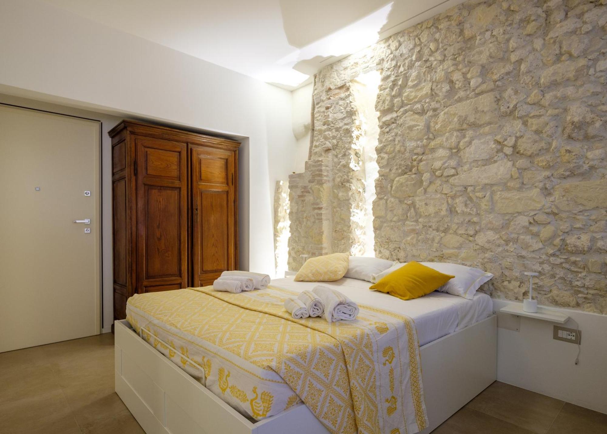Suite Il Sole In Pieno Centro Storico In Κάλιαρι Εξωτερικό φωτογραφία